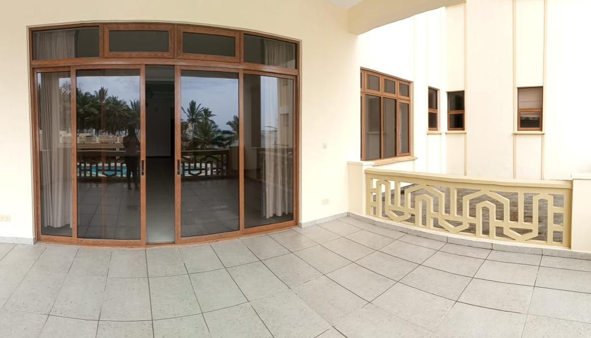 2 Bed Apartment with En Suite in Nyali Area - 6