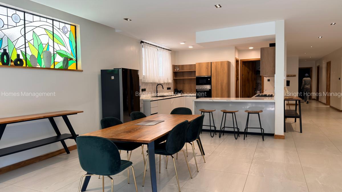 4 Bed Apartment with En Suite in Spring Valley - 10