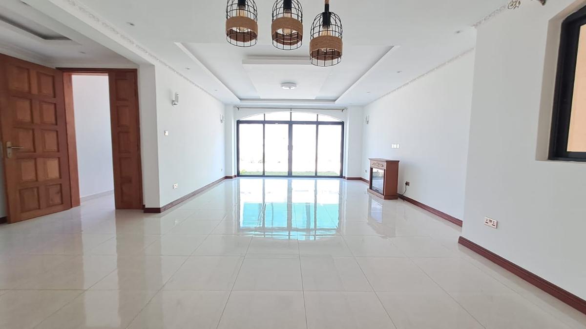 5 Bed Townhouse with En Suite in Lavington - 18