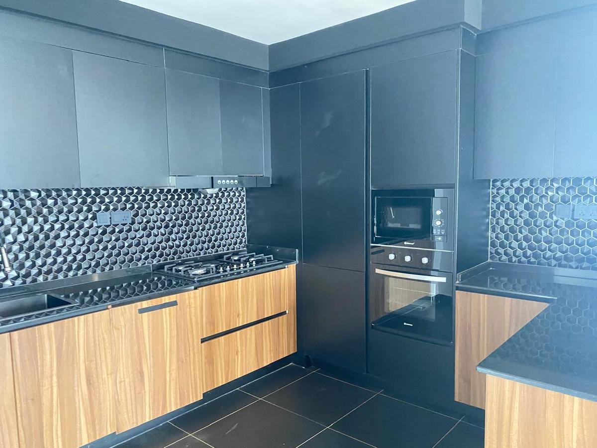 3 Bed Apartment with En Suite in Westlands Area - 8