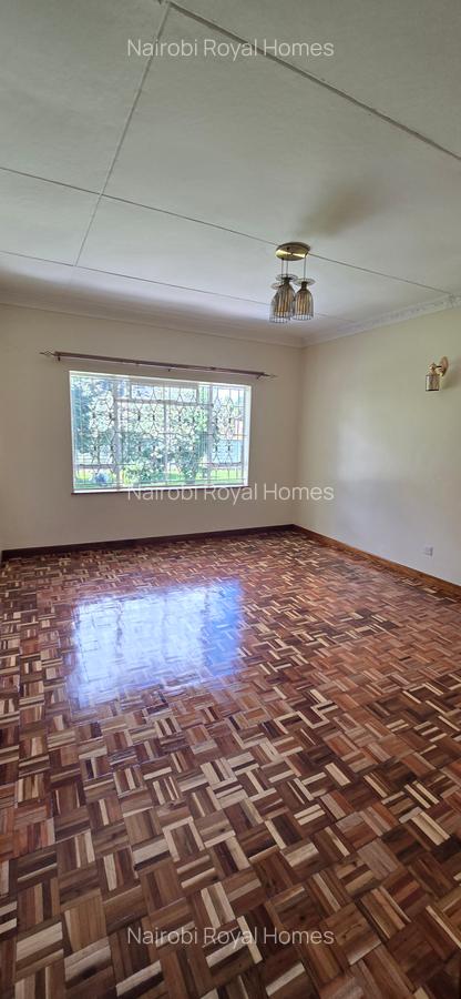 6 Bed House with En Suite at Loresho Road - 12