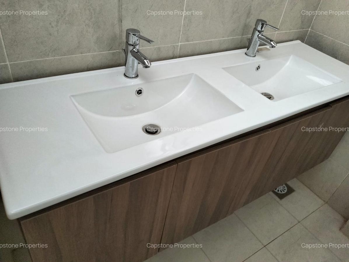 4 Bed Townhouse with En Suite in Runda - 8