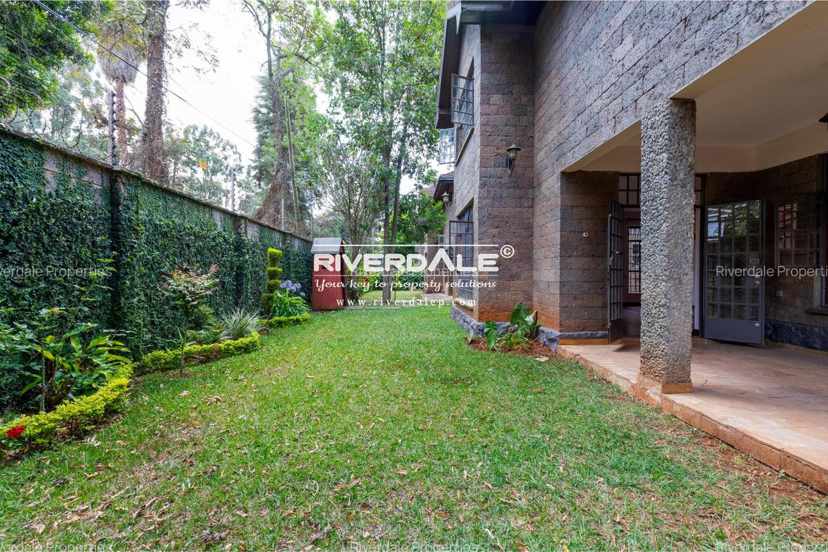 4 Bed Townhouse with En Suite in Westlands Area - 16