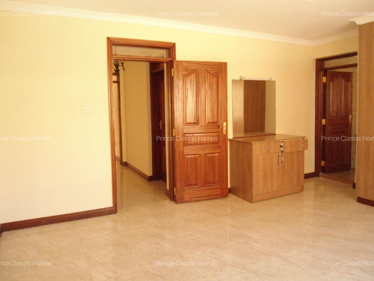 3 Bed Apartment with En Suite in Lavington - 8