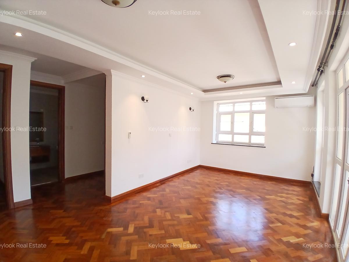 5 Bed Townhouse with En Suite at Lavington Green - 15
