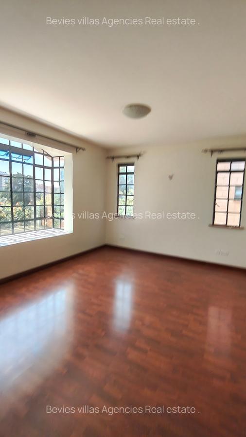 3 Bed Apartment with En Suite at Brook Side - 17