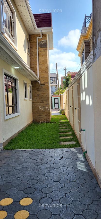 4 Bed Townhouse with En Suite at Membley - Eastern Bypass - 14