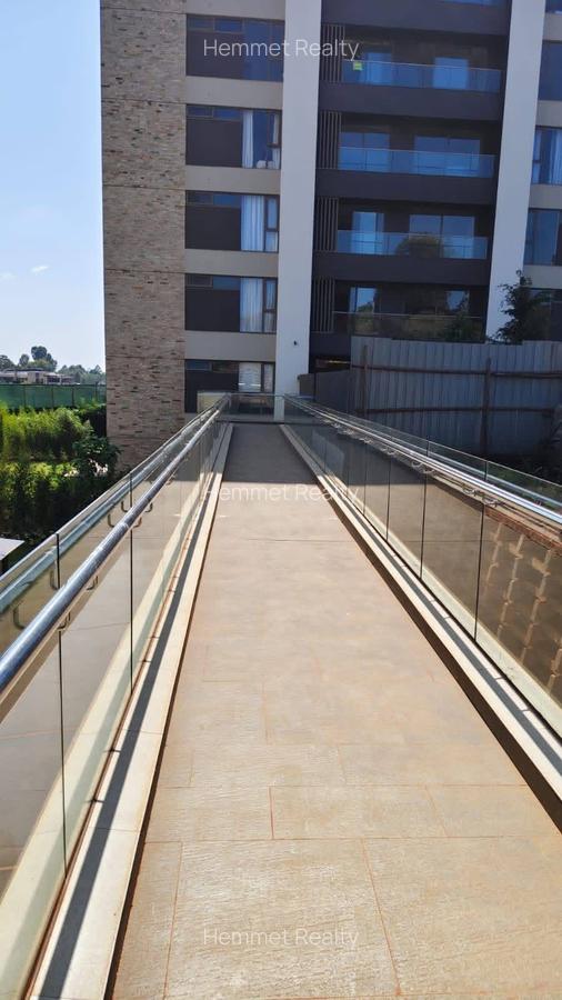 3 Bed Apartment with En Suite in Nyari - 11