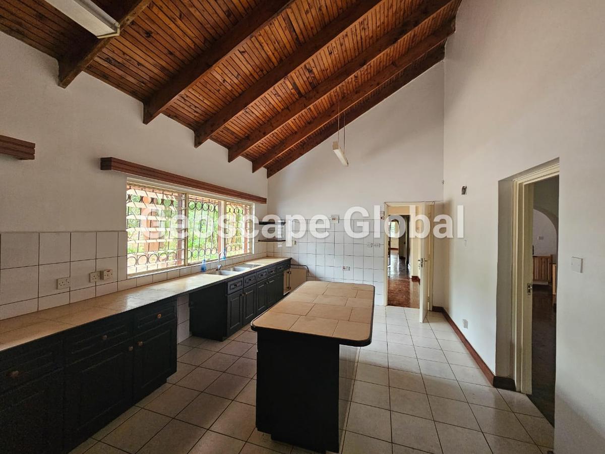 3 Bed House with En Suite in Runda - 4