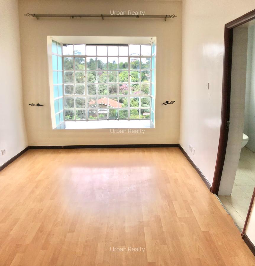 4 Bed Apartment in Kilimani - 11
