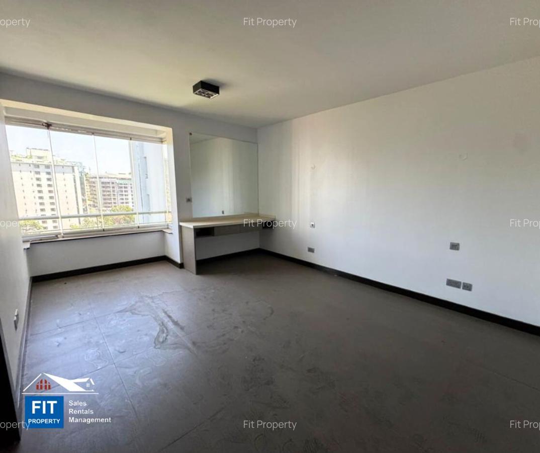 3 Bed Apartment with En Suite at Riverside Grove - 10