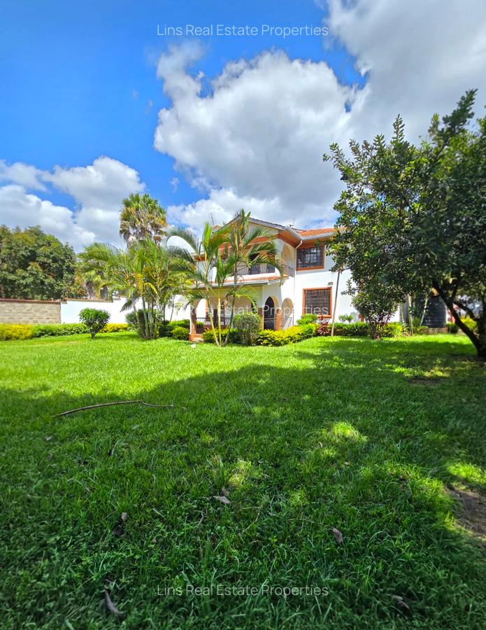 5 Bed House with En Suite in Runda - 1