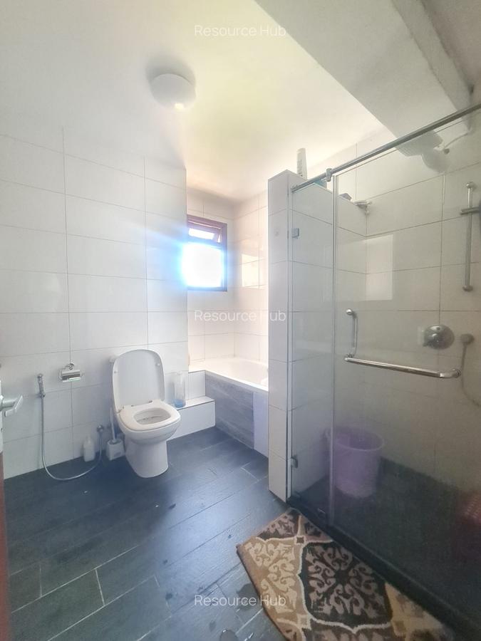 4 Bed Townhouse with En Suite at Off Brook House Drive - 10