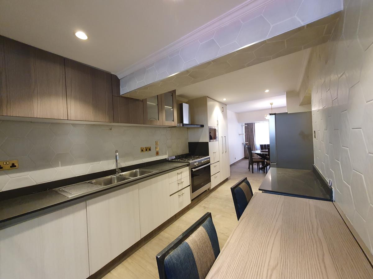 4 Bed House with En Suite in Parklands - 5