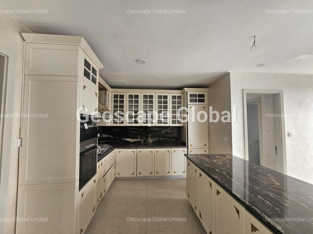 4 Bed Apartment with En Suite in Westlands Area - 12