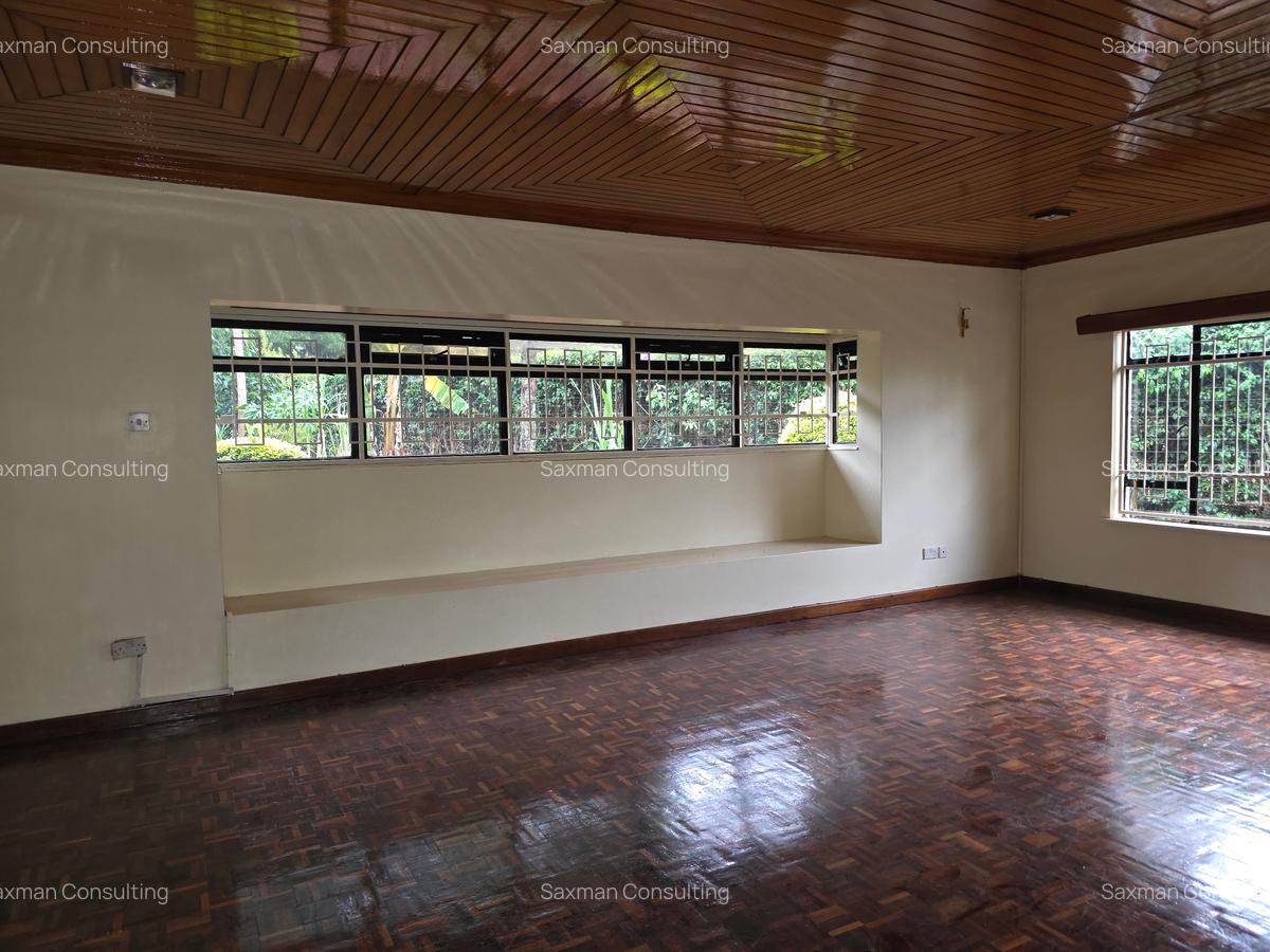 4 Bed House with En Suite in Nyari - 4