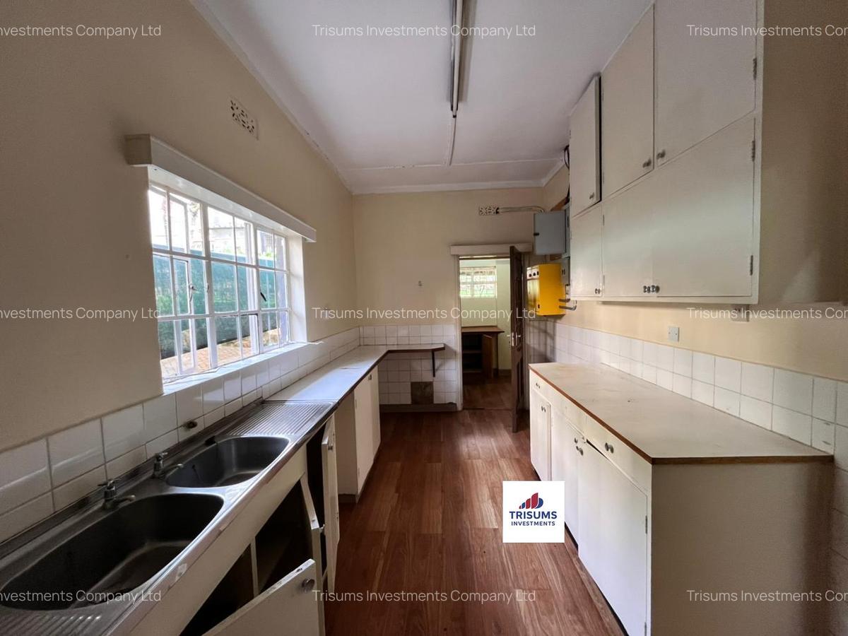 5 Bed Townhouse with En Suite at Prp7+494 - 12