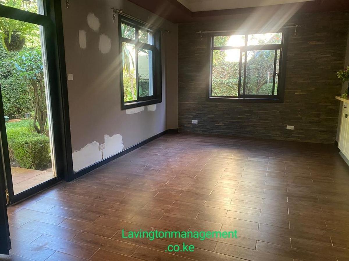 5 Bed Townhouse with En Suite at Lavington Green - 16