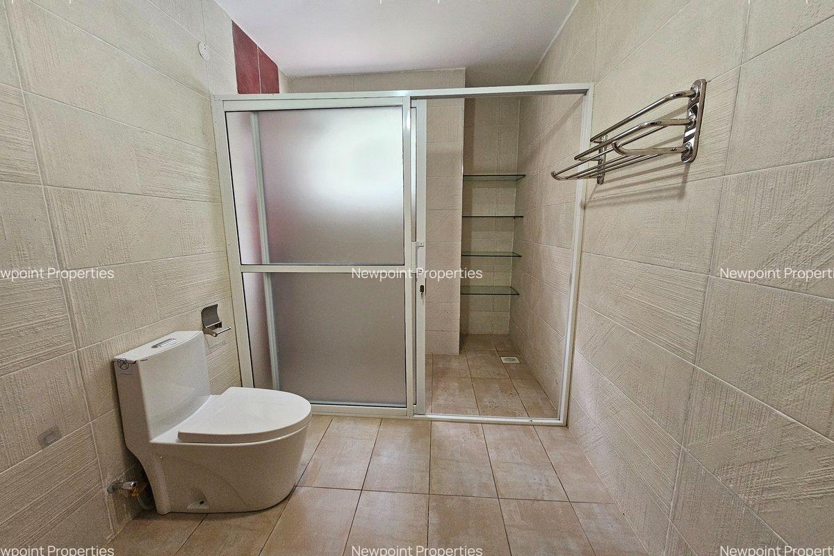 4 Bed House with En Suite in Karen - 6