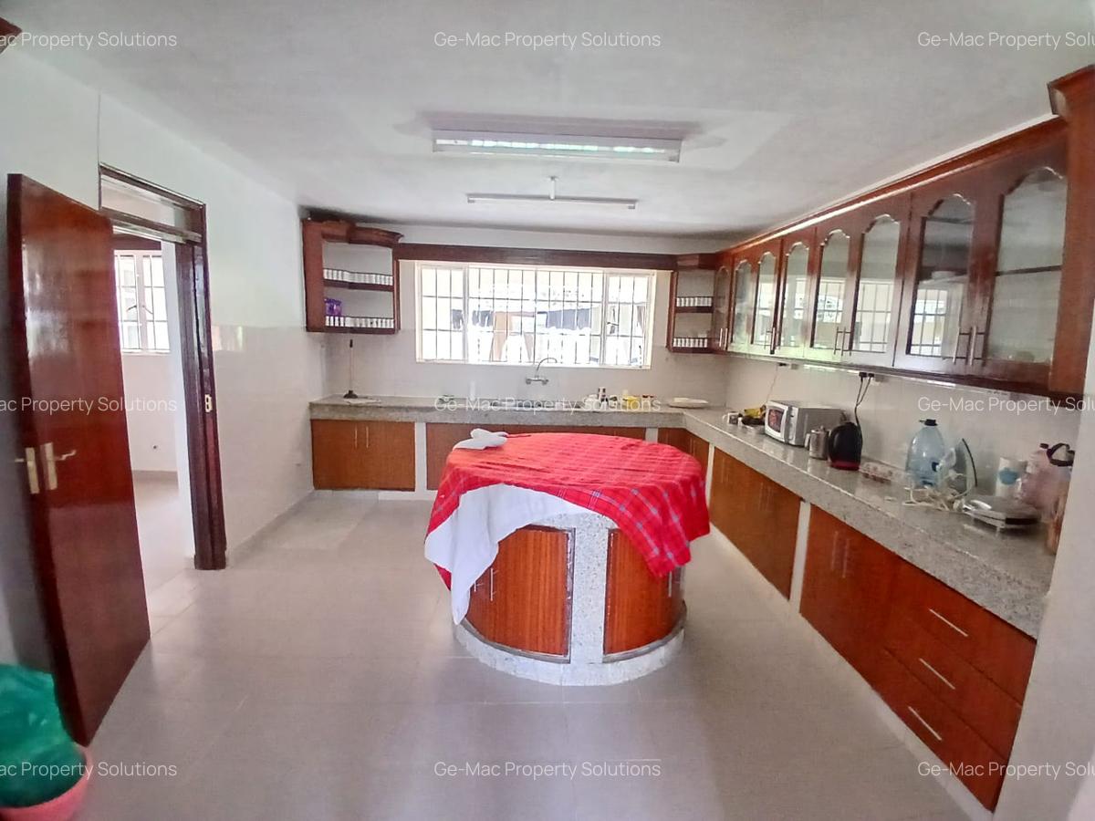 5 Bed House with En Suite in Runda - 6