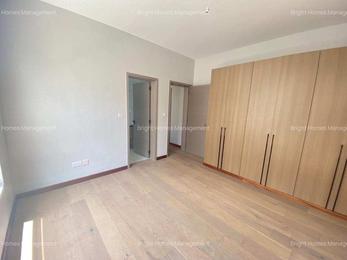 5 Bed Townhouse with En Suite in Lavington - 13