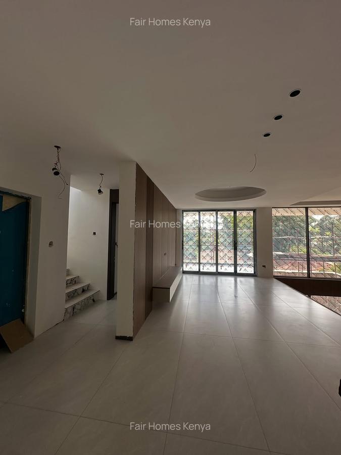 5 Bed Townhouse with En Suite at Lavington Green - 17