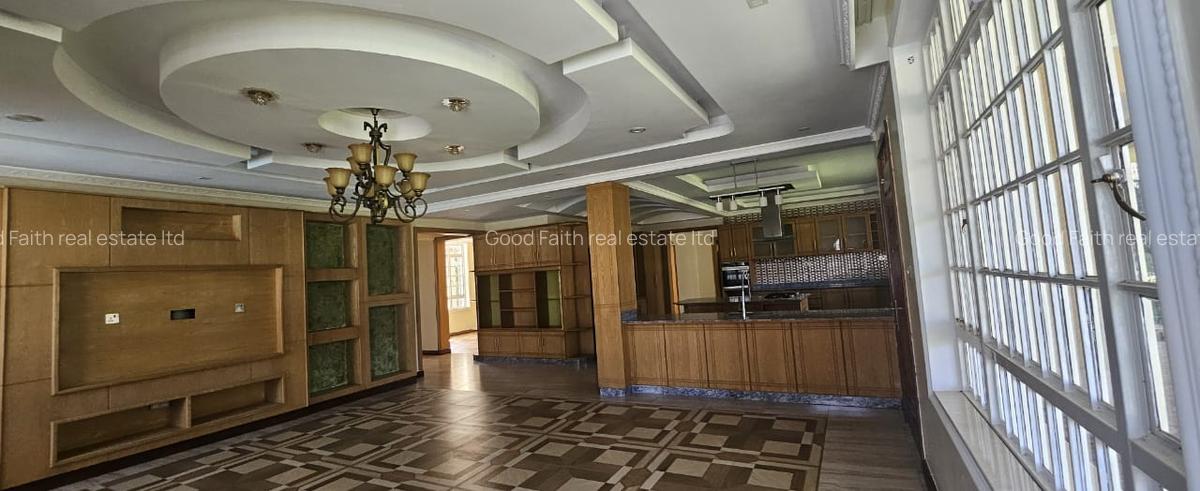 6 Bed House with En Suite in Runda - 11