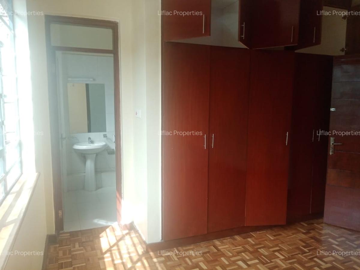 4 Bed Apartment with En Suite at Dennis Pritt - 18