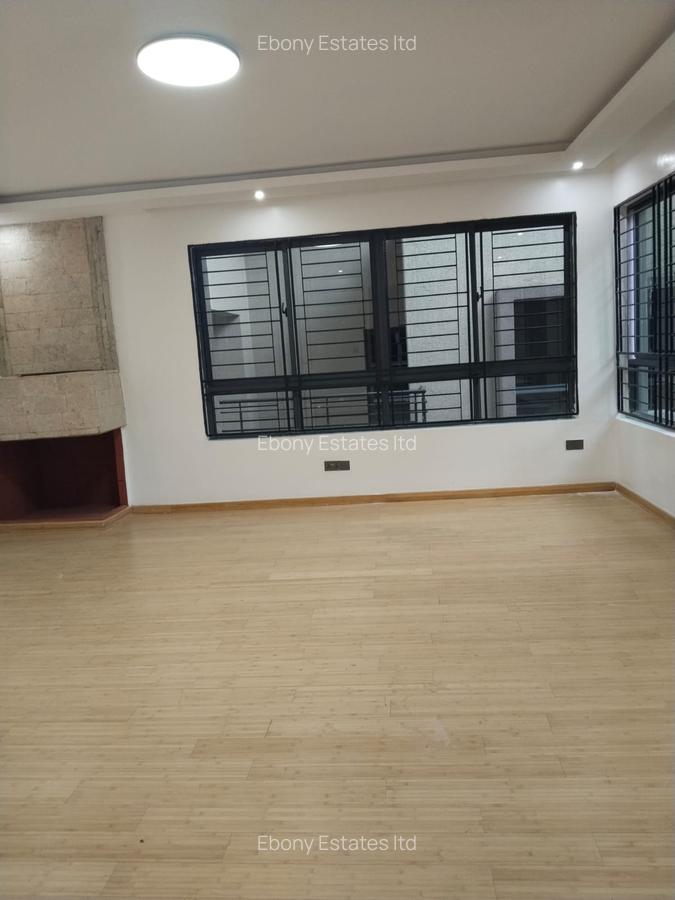 5 Bed Townhouse with En Suite in Lavington - 12