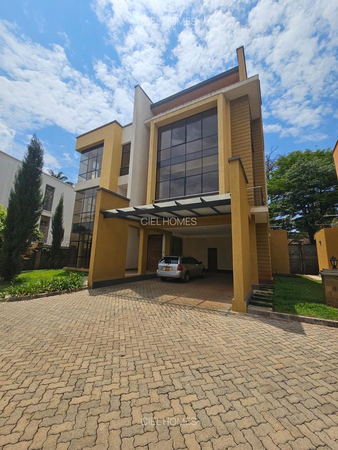 5 Bed Villa with En Suite in Lavington - 1