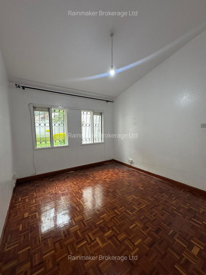 4 Bed Townhouse with En Suite in Hill View - 6