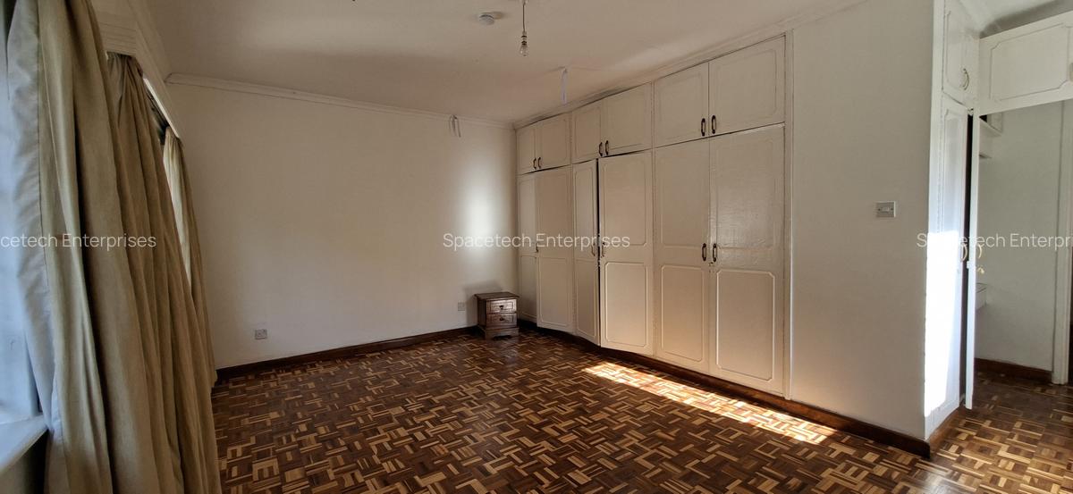 5 Bed Townhouse with En Suite in Spring Valley - 5