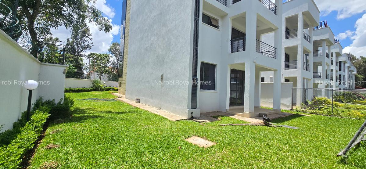 5 Bed Townhouse with En Suite at Lavington Green - 5