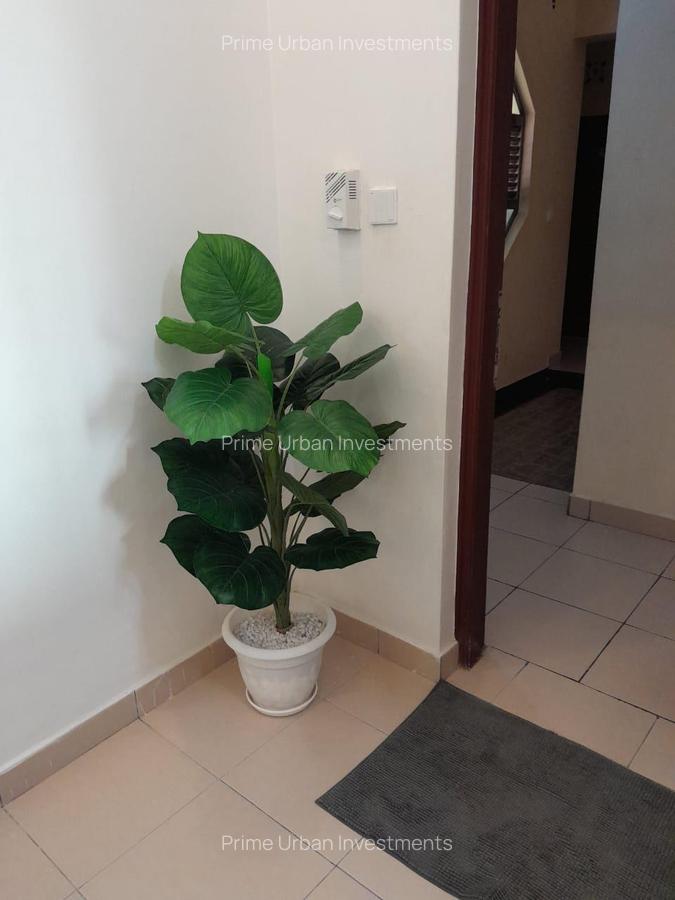 Serviced 1 Bed Apartment with En Suite at Sunset Paradise - 7