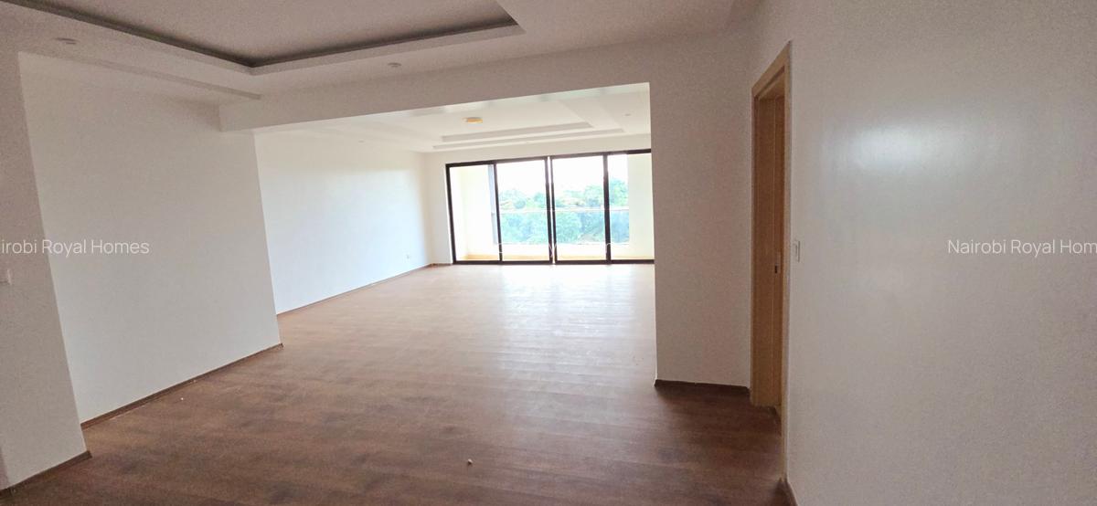 4 Bed Apartment with En Suite at Parklands Avenue - 12