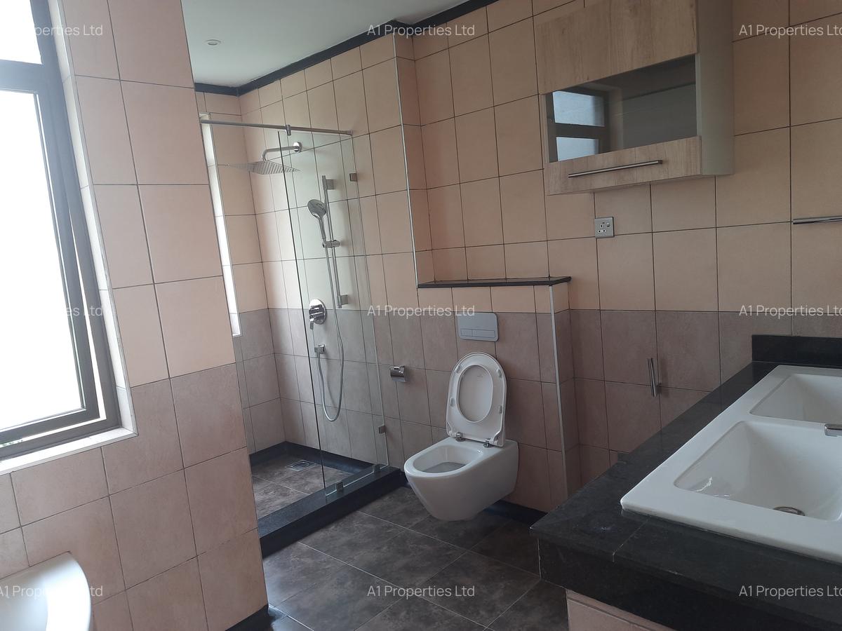 5 Bed Townhouse with En Suite in Lavington - 9
