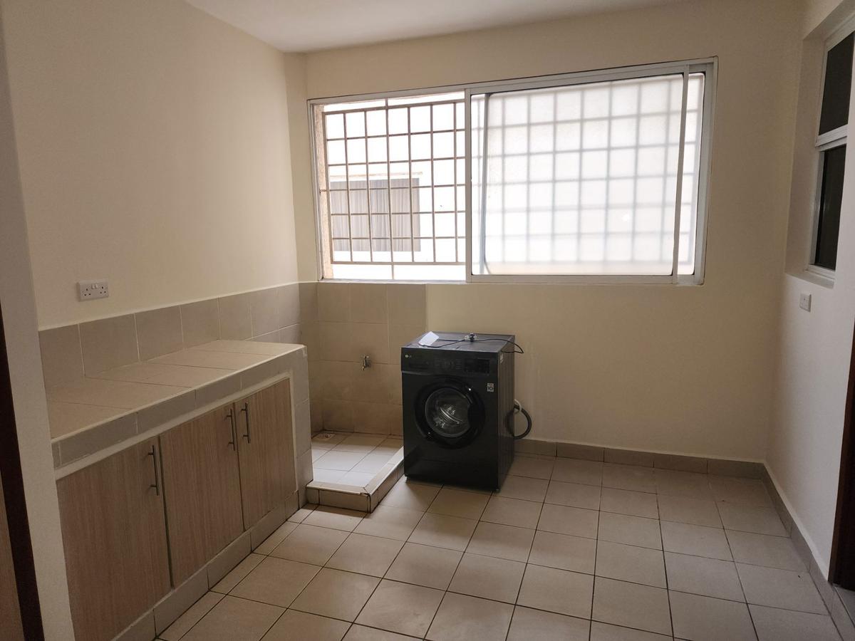 3 Bed Apartment with En Suite in Westlands Area - 10