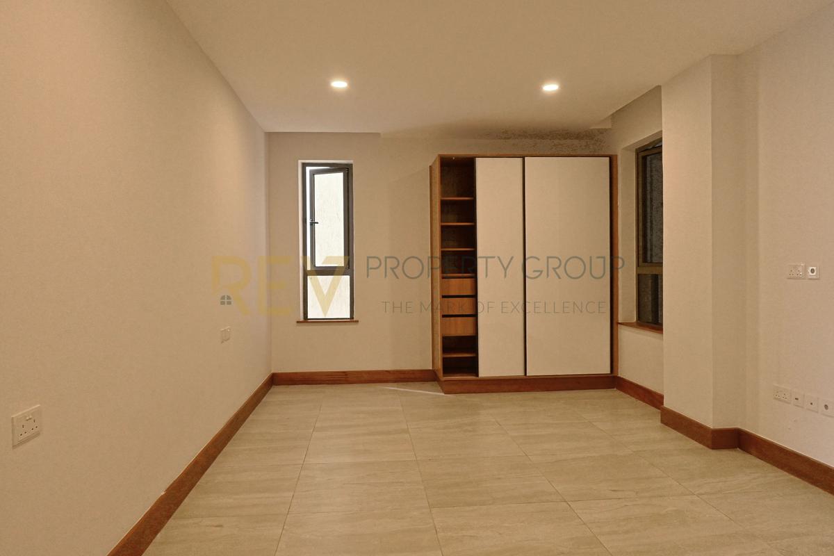 3 Bed Apartment with En Suite in Westlands Area - 10