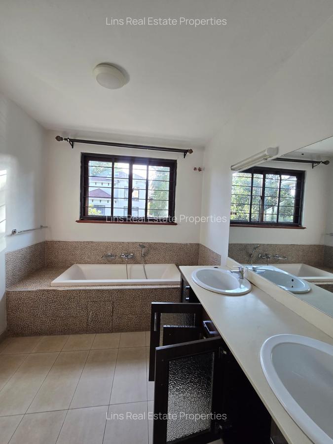 5 Bed Townhouse with En Suite in Lavington - 15