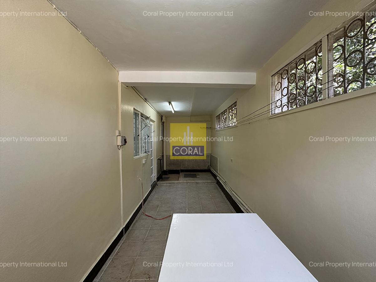 3 Bed Apartment in Brookside - 5