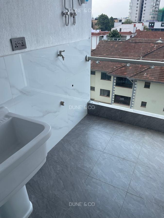 2 Bed Apartment with En Suite in Lavington - 7