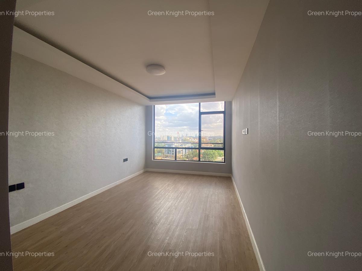 Serviced 3 Bed Apartment with En Suite in Brookside - 7