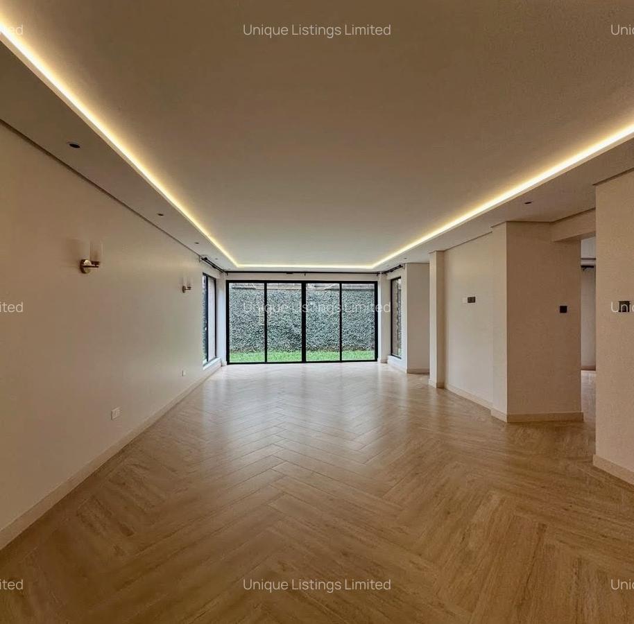 5 Bed Townhouse with En Suite in Lavington - 2