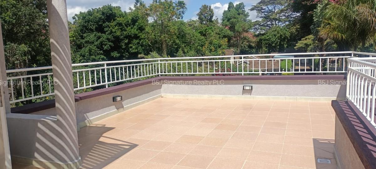 4 Bed Villa with En Suite in Spring Valley - 4