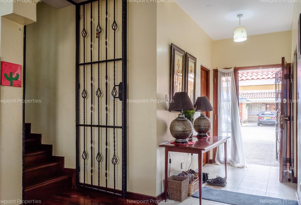 5 Bed Townhouse with En Suite in Kilimani - 4