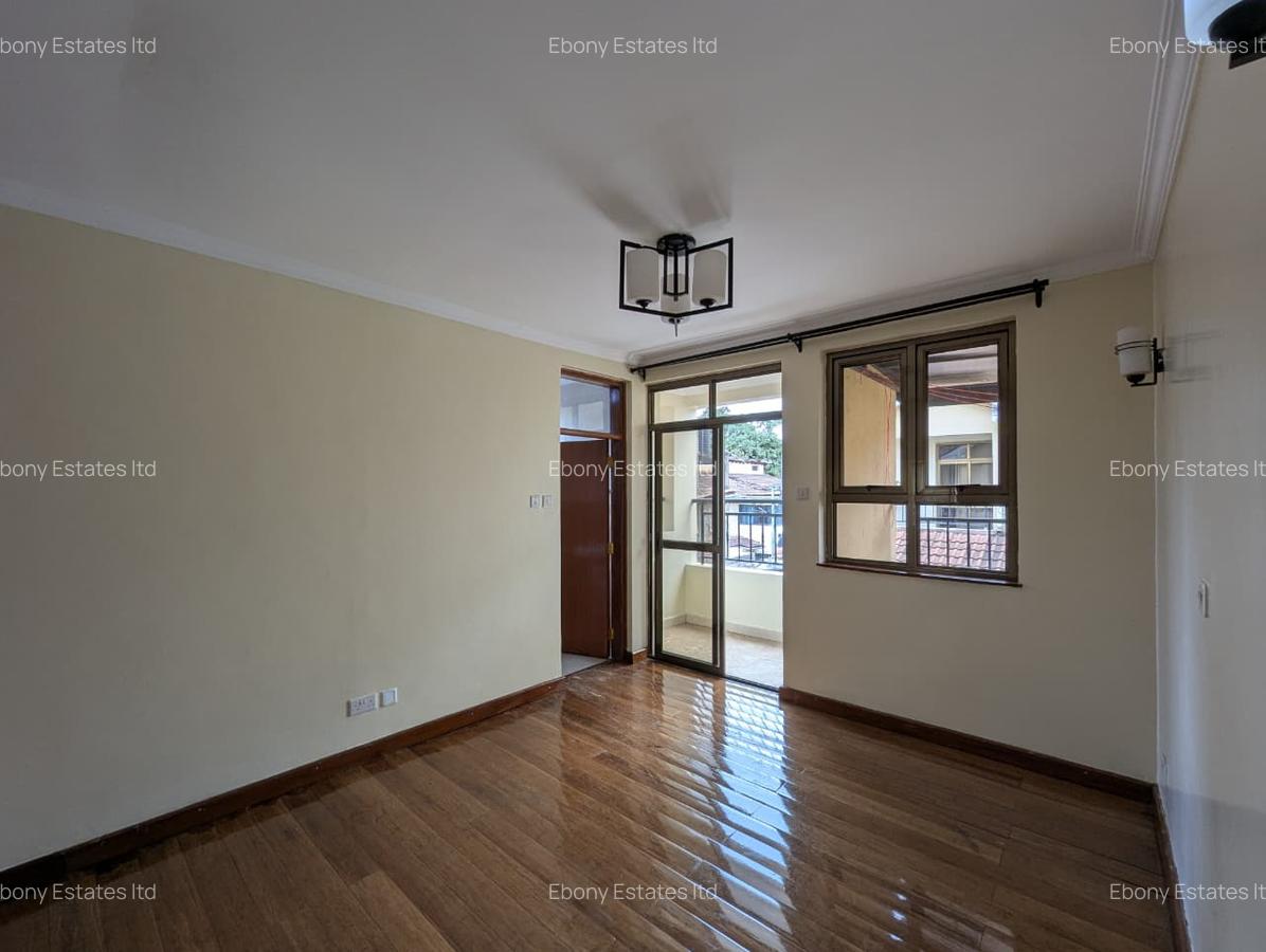 5 Bed Townhouse with En Suite in Lavington - 10