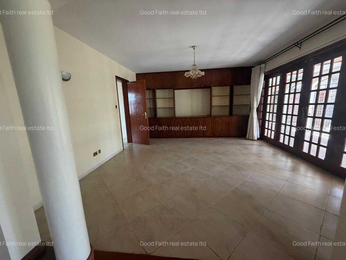 6 Bed House with En Suite in Runda - 9