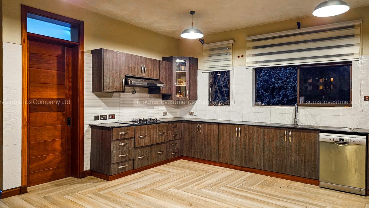 4 Bed House with En Suite in Runda - 8