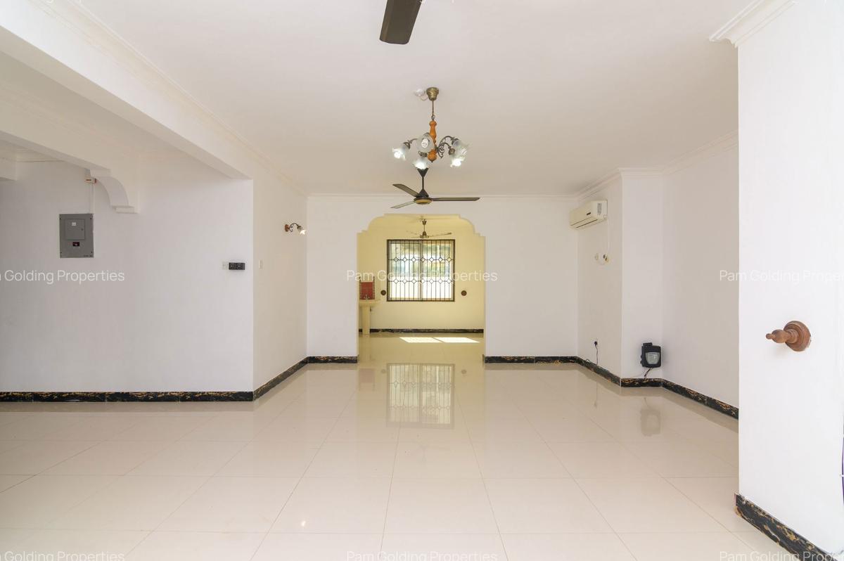 4 Bed Townhouse with En Suite in Shanzu - 5