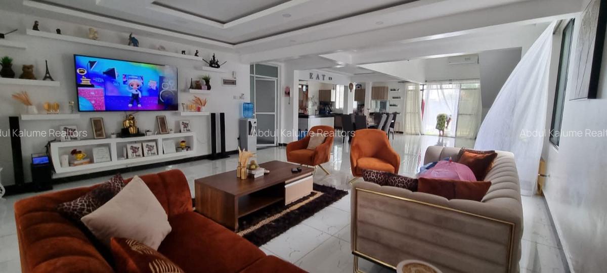 6 Bed Villa with En Suite at Bamburi - 11